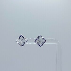 Silver square stud earring